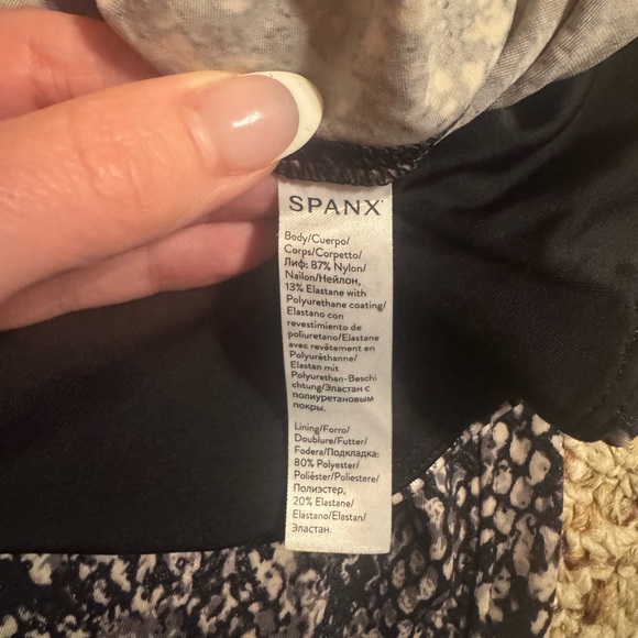SPANX Snakeskin Print Leggings Size LG EUC - Picture 7 of 12